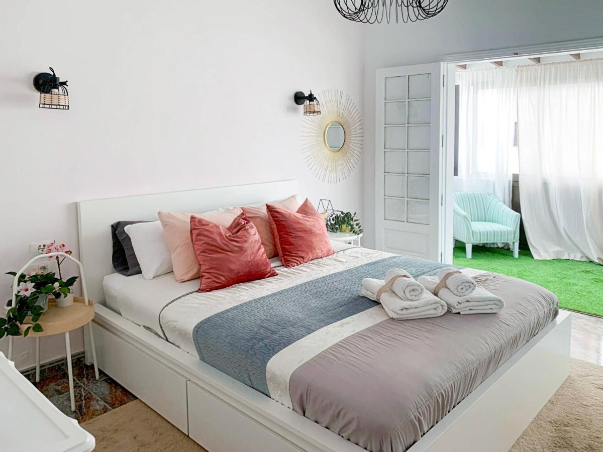 Habitaciones Privadas Cerca De La Playa Y Aeropuerto En Casa Compartida Con Otros Huespedes Playa Honda  Exteriör bild