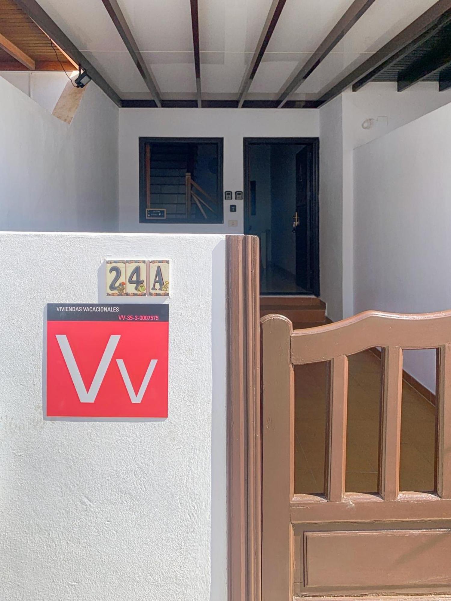 Habitaciones Privadas Cerca De La Playa Y Aeropuerto En Casa Compartida Con Otros Huespedes Playa Honda  Exteriör bild