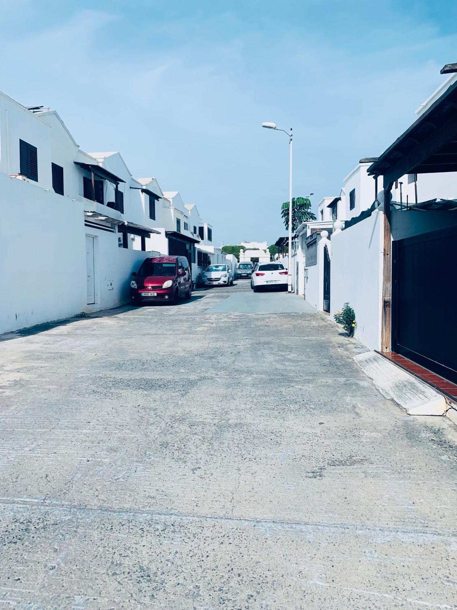 Habitaciones Privadas Cerca De La Playa Y Aeropuerto En Casa Compartida Con Otros Huespedes Playa Honda  Exteriör bild