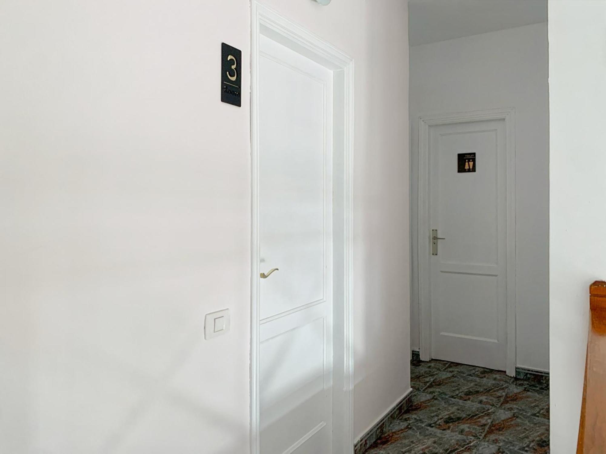 Habitaciones Privadas Cerca De La Playa Y Aeropuerto En Casa Compartida Con Otros Huespedes Playa Honda  Exteriör bild
